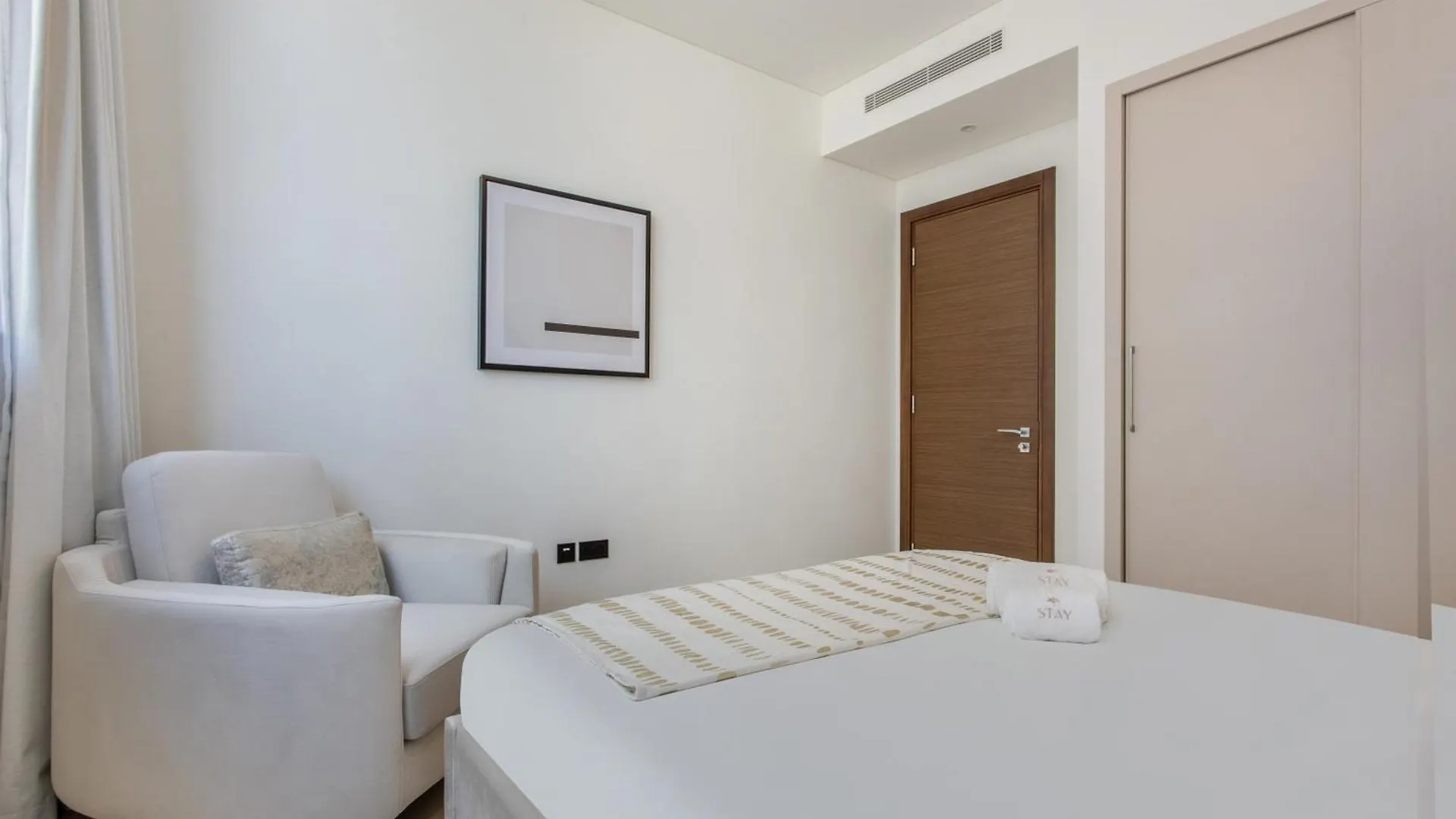 Stay By Latinem Luxury 2Br Holiday Home Cvr B1705 Near Burj Khalifa Dubai