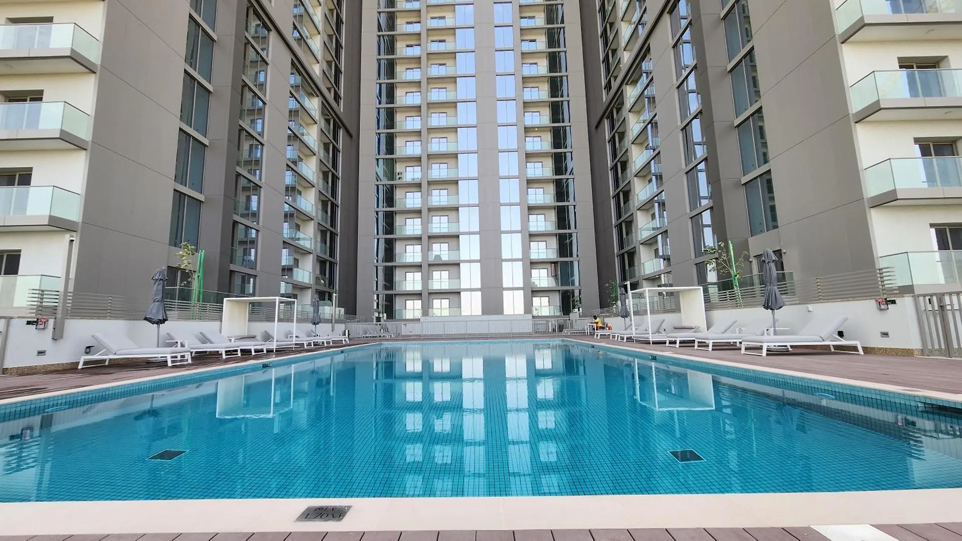 Stay By Latinem Luxury 2Br Holiday Home Cvr B1705 Near Burj Khalifa Dubai